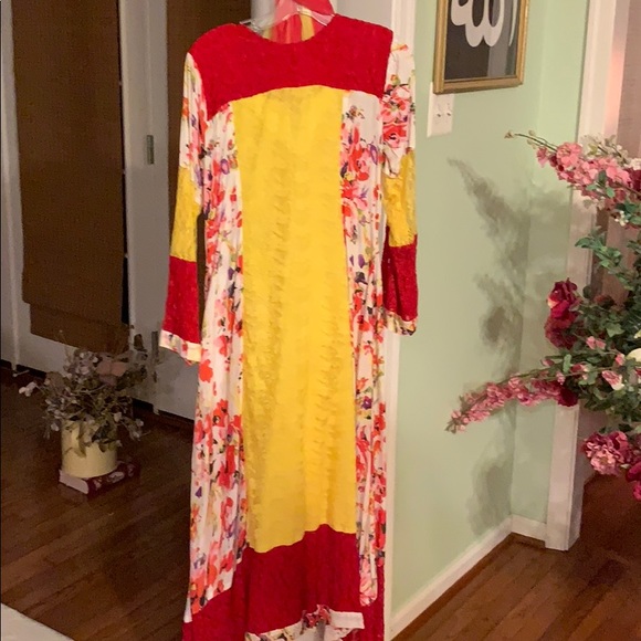 Red and yellow two piece Pakistani gown dupatta - Picture 3 of 4